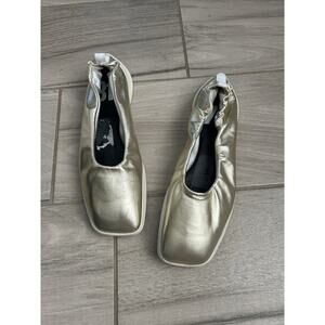 P448 40 Slip-On Puffy Sneaker Shoes Slippers Metallic Gold US 9-10 EU 40